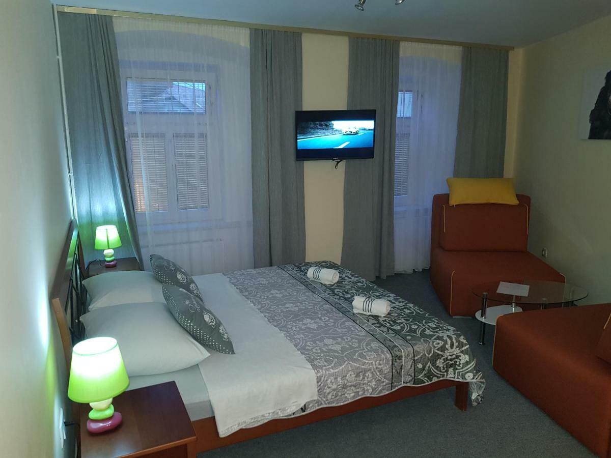 Elg Rooms Postojna Exterior foto