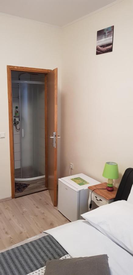 Elg Rooms Postojna Exterior foto